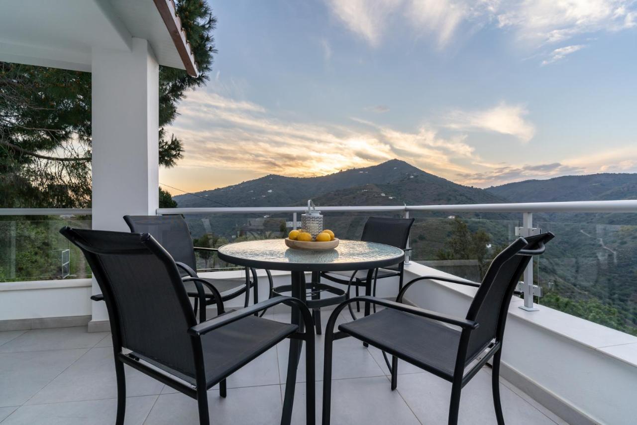 Finca Jacinto Sayalonga Екстериор снимка